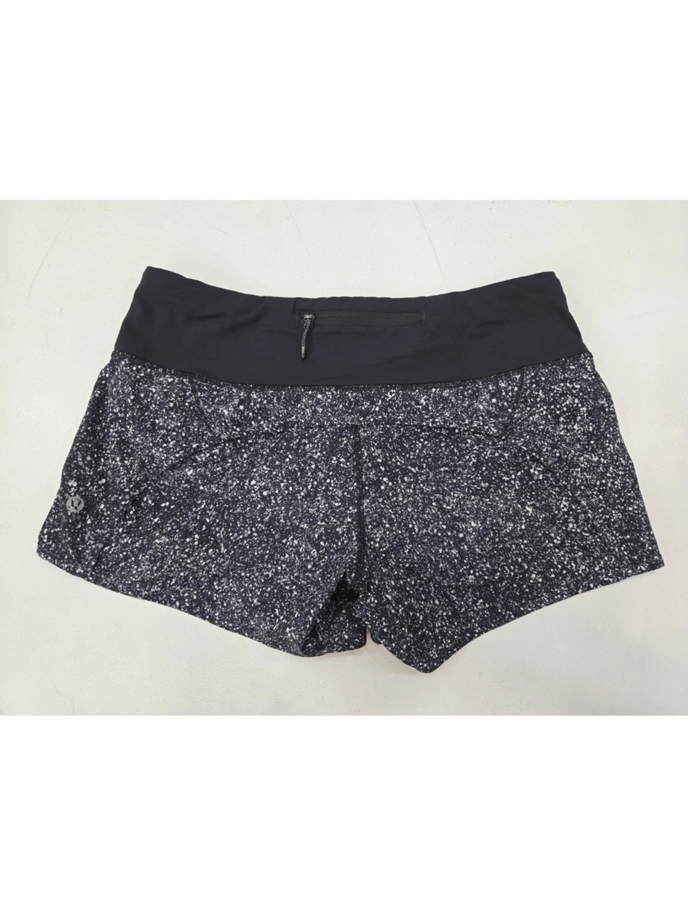 Lululemon Womens Speed Short Mini Splatter White Black / Black Size 6 Stretch